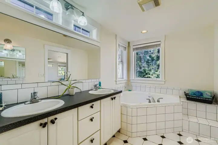 Primary bath with spa tub