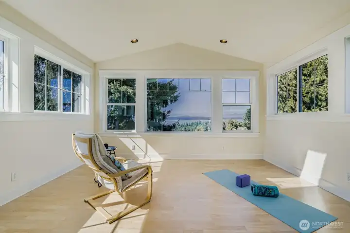3rd floor bonus room with fantastic views of Vashon and the Sound!