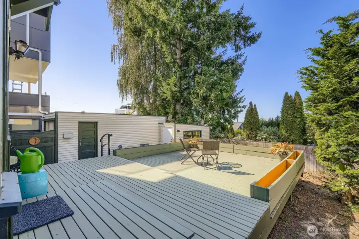 Huge deck!!