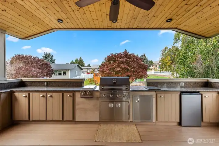 Outdoor Kitchen