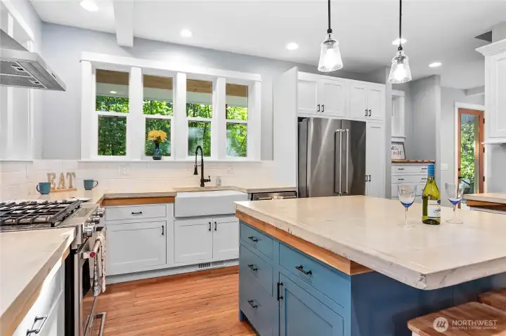 Warm & friendly kitchen. Tons of natural light.