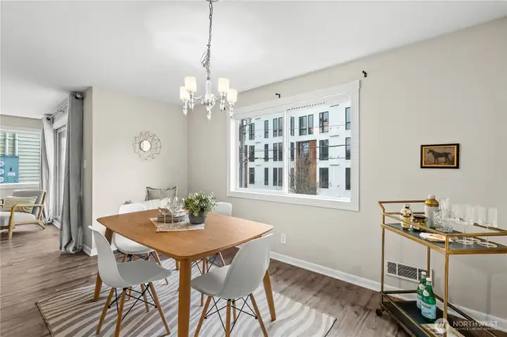 This is a dining room you can host in!