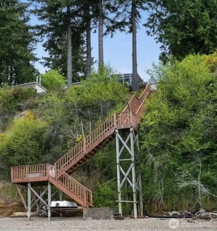 Easy stairs to the beach!