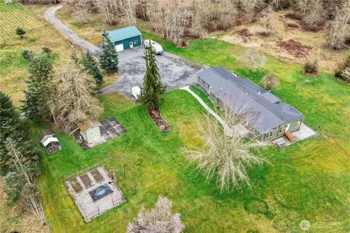 7+ acres of flat land