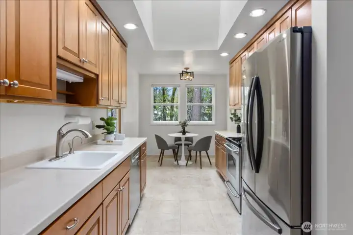 Stainless appliances, refrigerator (2023) and dishwasher (2022)