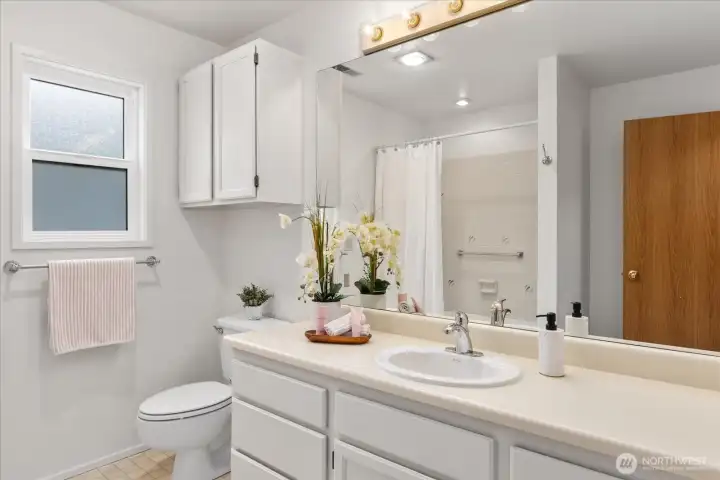 2nd bathroom