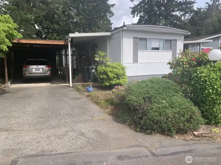 2 Bedroom, 1 bathroom home located in a 55+ park.