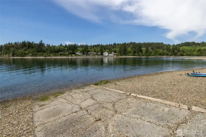 Such a peaceful beach area with its own private boat launch.