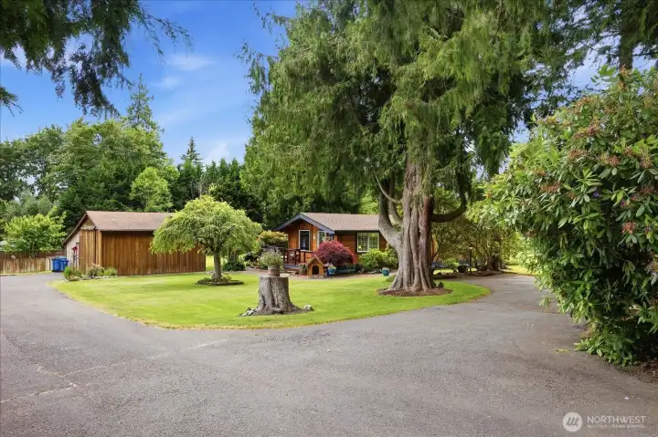 Lovely cedar home on over 3 acres Lovely cedar home on over 3 acres