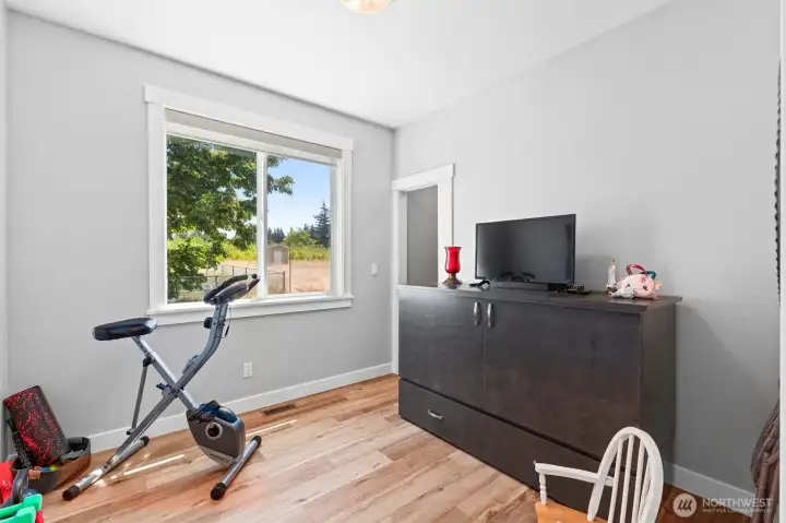 Large work-out room/ bedroom