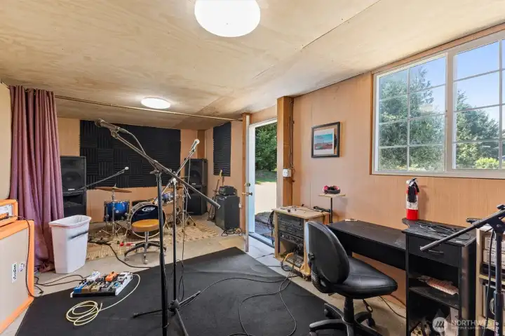 Separate entrance for the sound proof room.