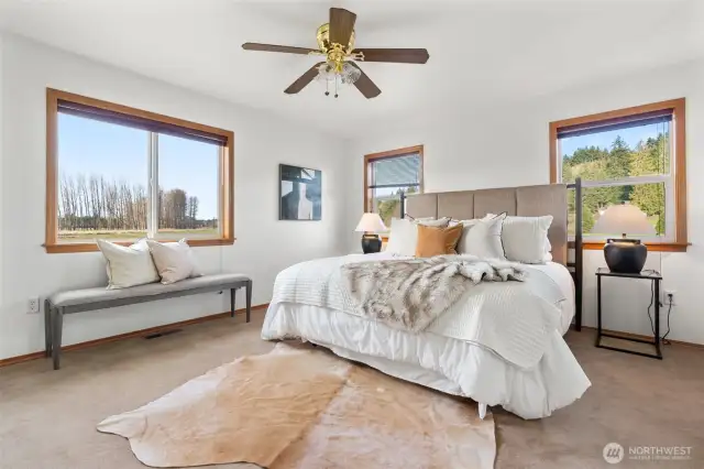Primary Bedroom w/ Ensuite Bath, Ensuite Laundry & Walk-in Closet