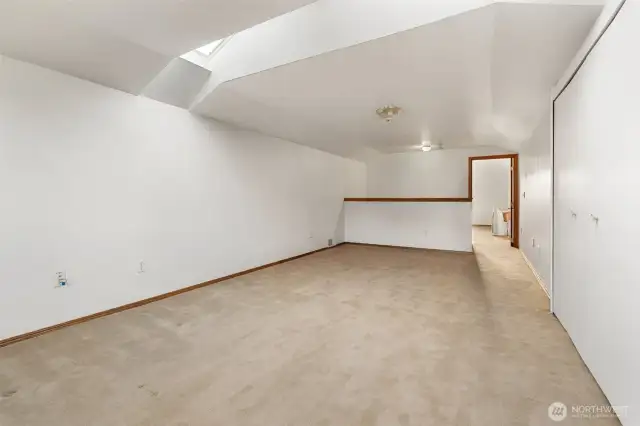 3rd Floor Loft w/ Flex Rooms