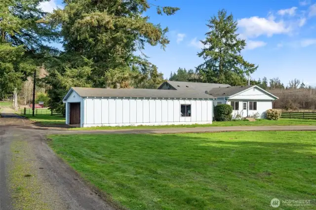 Secondary Garage for Farmhouse