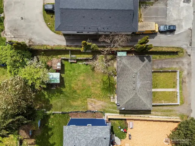 Big lot. Development potential.