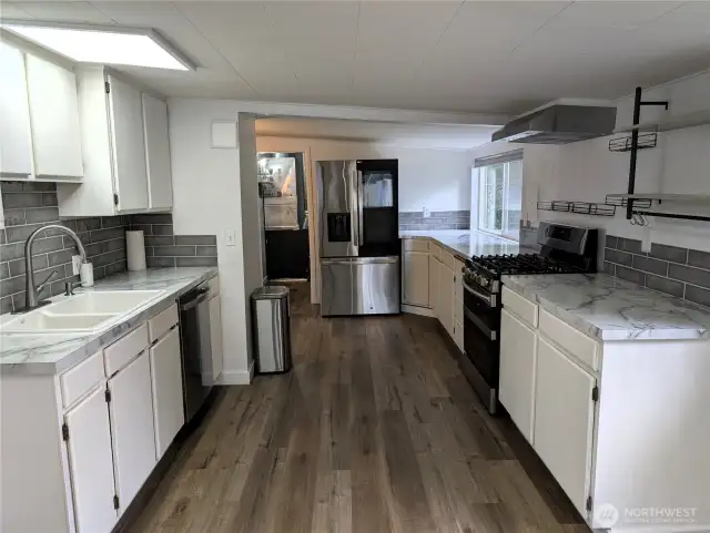 Kitchen. #1003 Irving St.