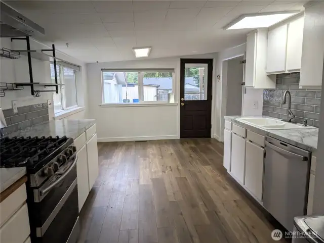 Kitchen & dining area. #1003 Irving St.