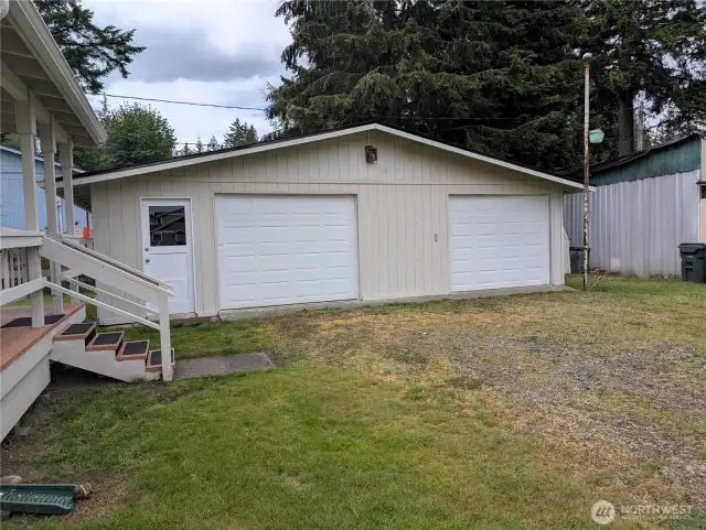 Oversized 2 car garage. #1003 Irving St.