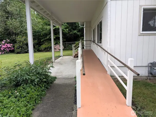 Accessibilty ramp.#1003 Irving St.