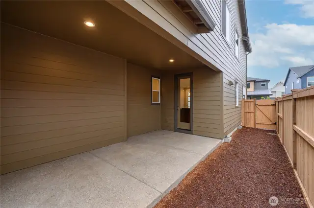 Images are representative of the floor plan and may vary by location and selected finishes.
