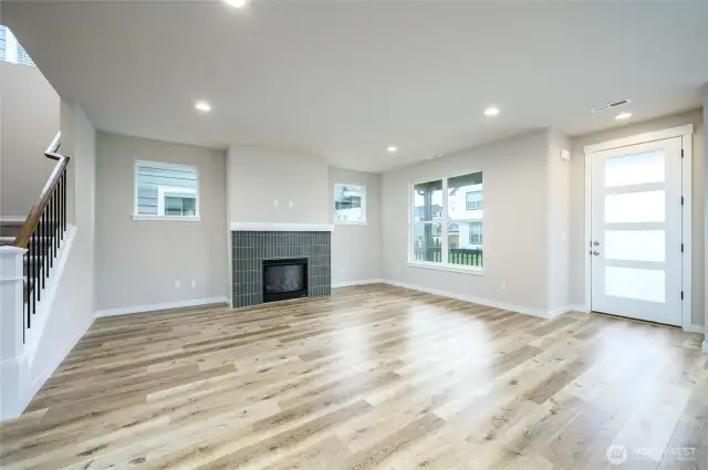 Images are representative of the floor plan and may vary by location and selected finishes.