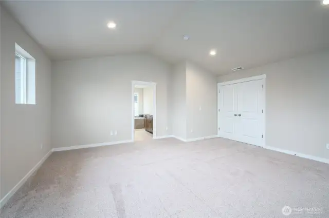 Images are representative of the floor plan and may vary by location and selected finishes.