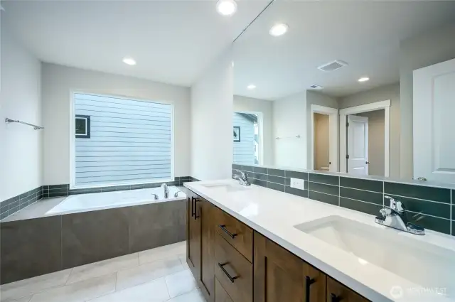 Images are representative of the floor plan and may vary by location and selected finishes.