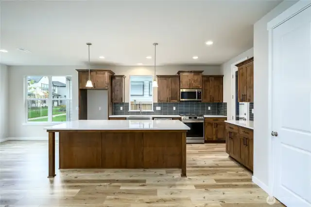 Images are representative of the floor plan and may vary by location and selected finishes.