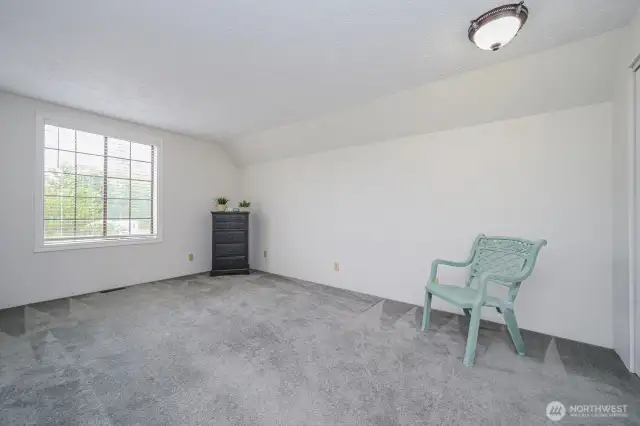 Second bedroom for guests.