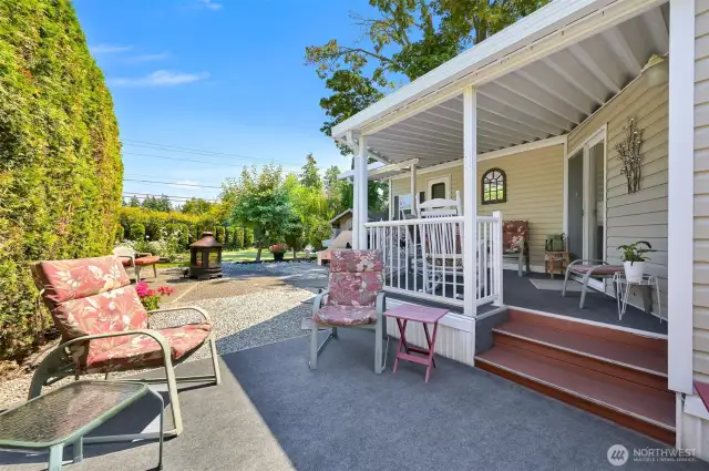Welcome to D134 of the Sun Retreats at Birch Bay! This 180 day use Park Model home is on a large, private lot perfect for gatherings in a park filled with amenities in a location with quick access to the beautiful Birch Bay.