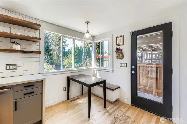 Look out onto the patio and at the phenomenal back yard while you enjoy your morning coffee!