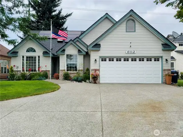 Beautiful home with lots of curb appeal located on a cul de sac