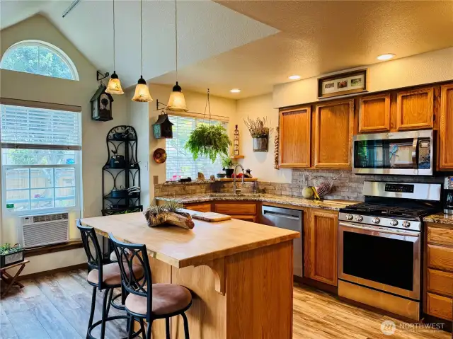 Vaulted Kitchen with eating space