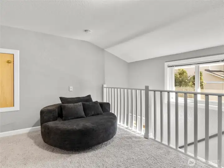 3rd bedroom-separate loft space for media? office?