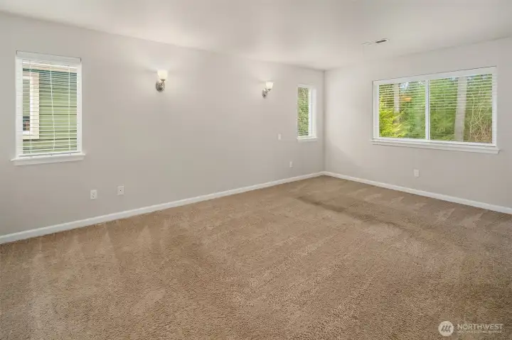 Expansive primary on-suite