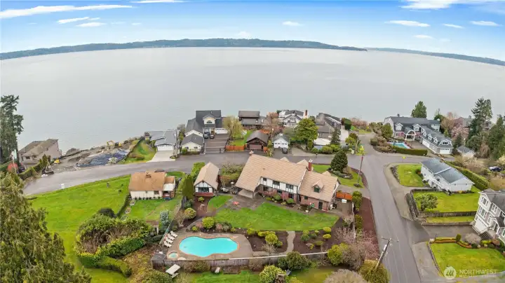 With access across the street to the beach, this home is perfectly situated in this quiet neighborhood