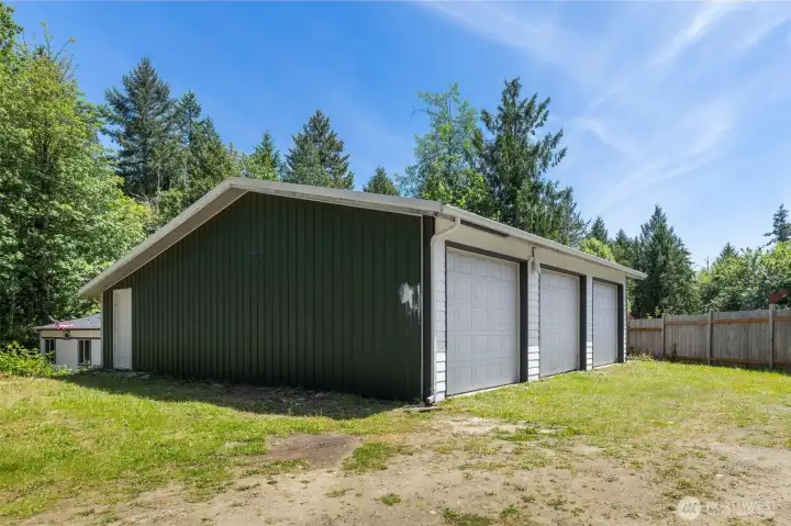 1,296 sqft shop!