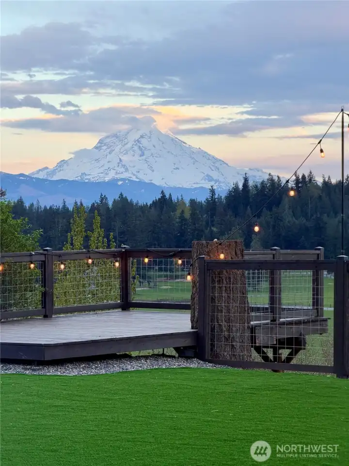 Welcome home to this incredible moutain view!