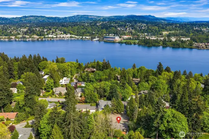 Enjoy the best of Pacific Northwest living on Mercer Island!