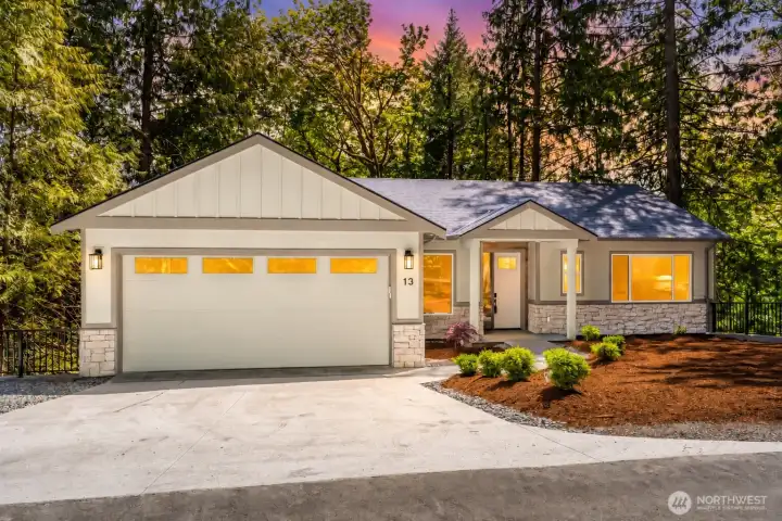 2,800 sq. Ft to love! Surrounded by green zone