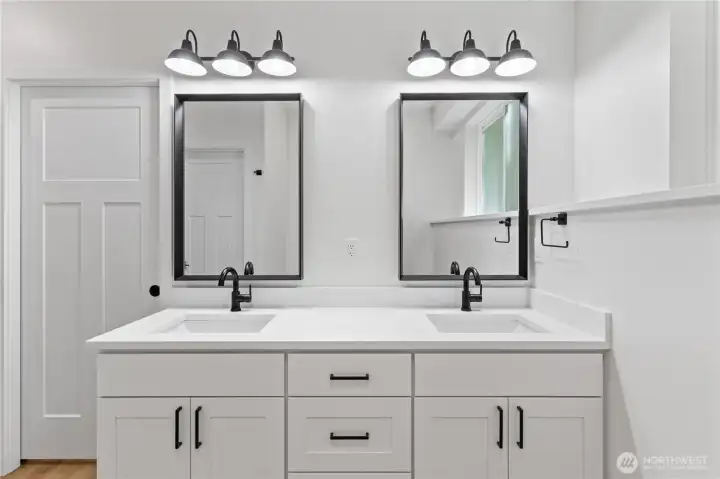 Master bedroom bathroom