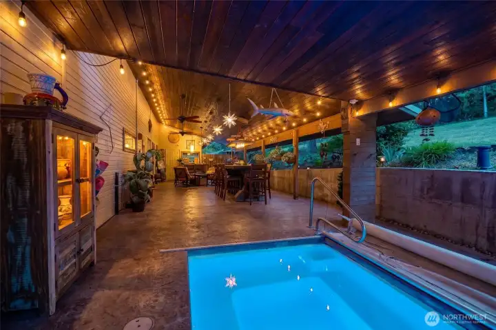 Nightime view of the ideal hosting patio