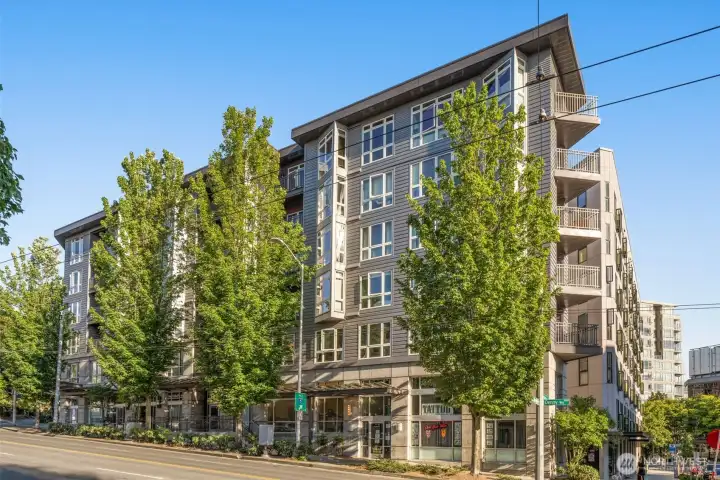 Beautiful building in the heart of Seattle. Beautiful building in the heart of Seattle.
