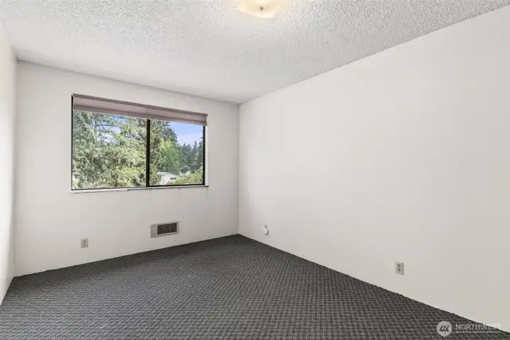 Upper bedroom Upper bedroom