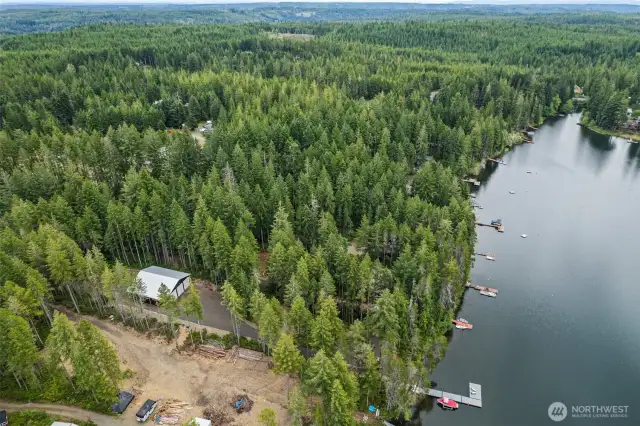 The foothills of the Olympics Mountains are beautiful. There is so much to do, swimming, hiking, fishing, boating.   Not to mention that Hoods Canal is 10 minutes away.  Crabbing, fishing, oysters, shrimping!!