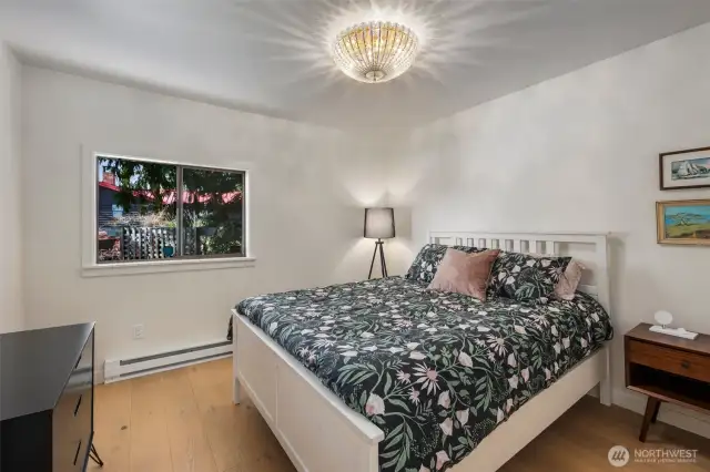 Upper guest bedroom