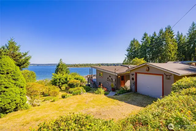 Midcentury beach bungalow