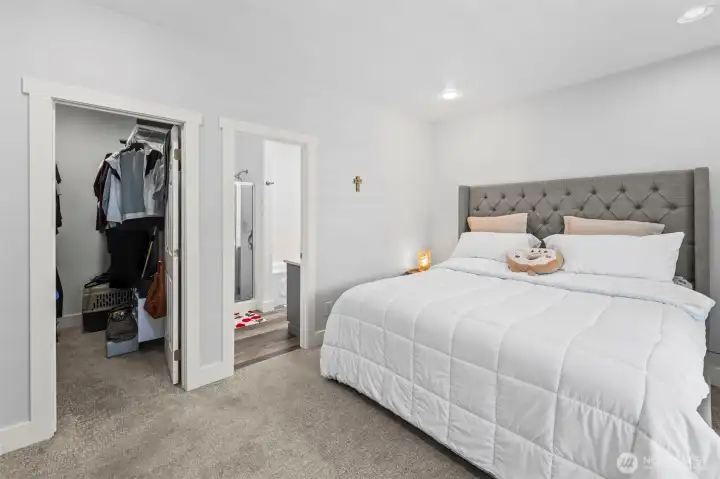 Primary Ensuite with full bathroom and walk in closet