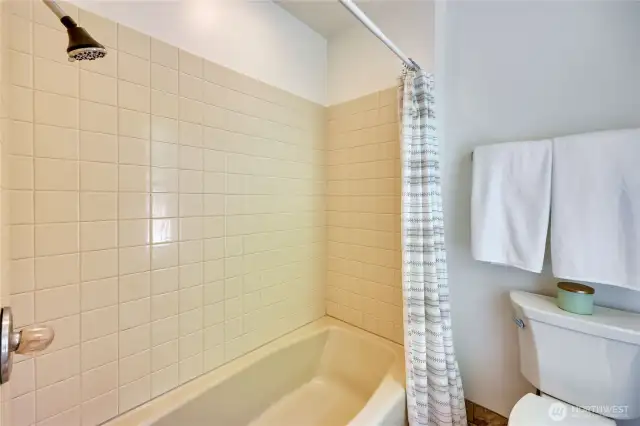 Full bath off primary bedroom