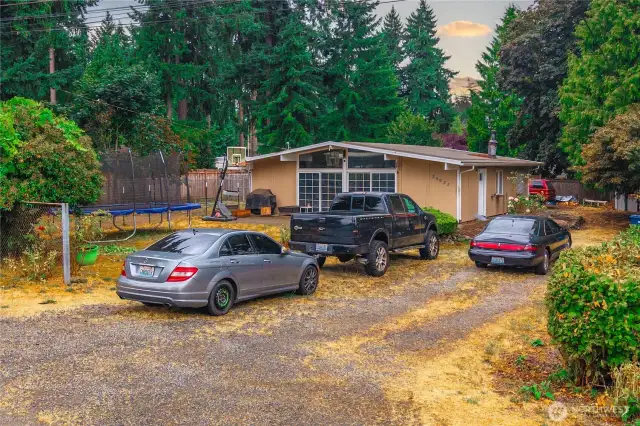 35631 13th Ave SW - Federal Way  - Located between Federal Way, Tacoma and Browns Point - Easy Commute to Tacoma and Seattle